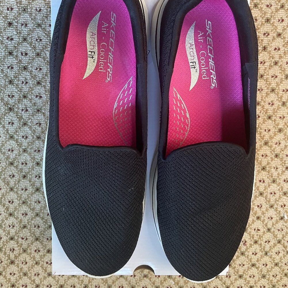 Skechers Women's Go Walk ARCH FIT Slip Ons - Grateful - Size 11 - $25 Podiatrist